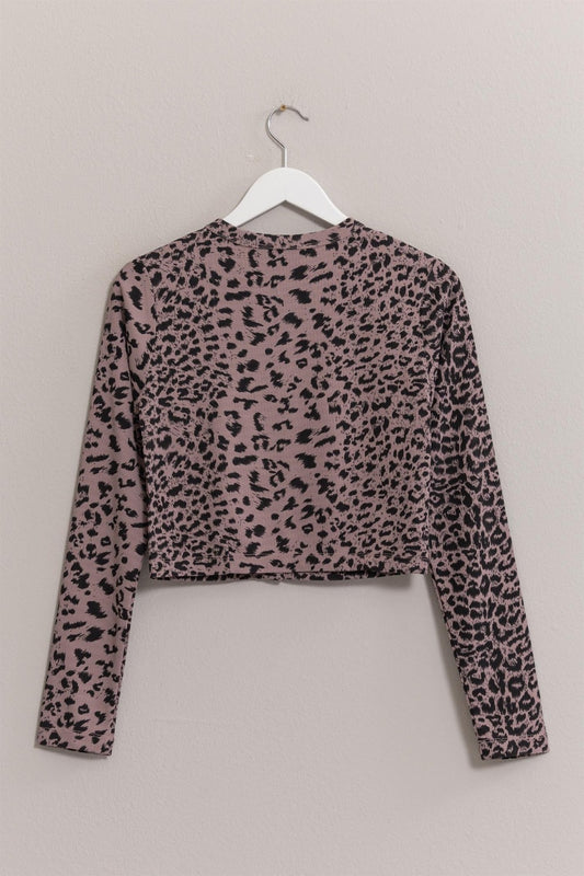HYFVE Animal Print Snap Down Crop Cardigan Shirt Apparel Clothing Tops HYFVE Ship from USA Shirts USA Women Trendsi https://www.cyberehub.com