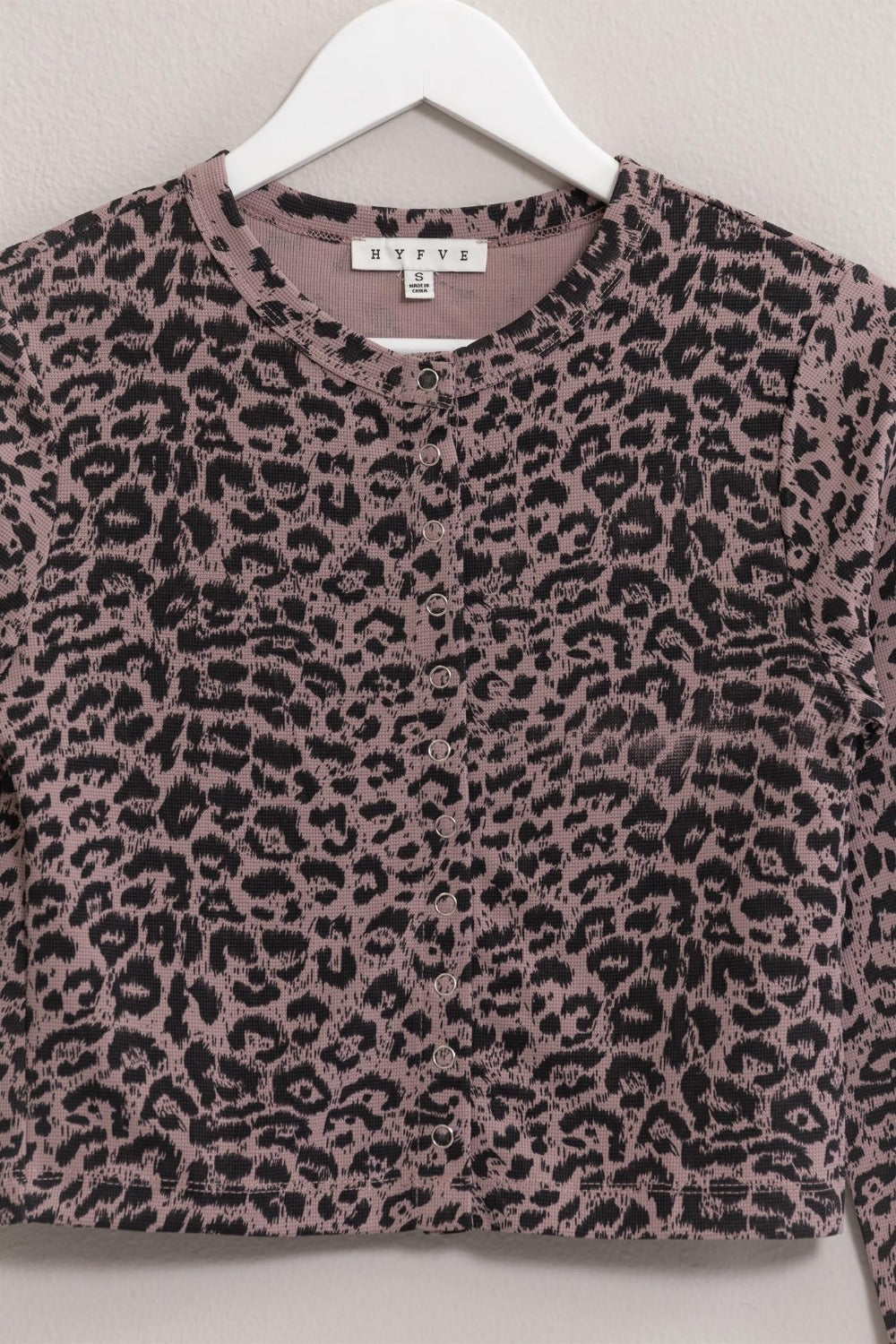 HYFVE Animal Print Snap Down Crop Cardigan Shirt Apparel Clothing Tops HYFVE Ship from USA Shirts USA Women Trendsi https://www.cyberehub.com