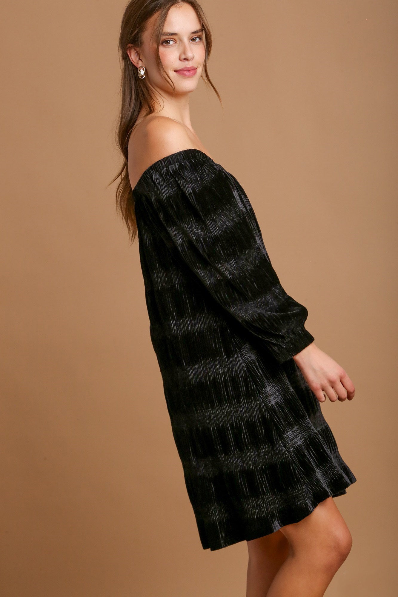 Umgee Off-Shoulder Balloon Sleeve Velvet Mini Dress Apparel Apparel Ship from USA TikTok Trendsi Umgee USA Trendsi https://www.cyberehub.com