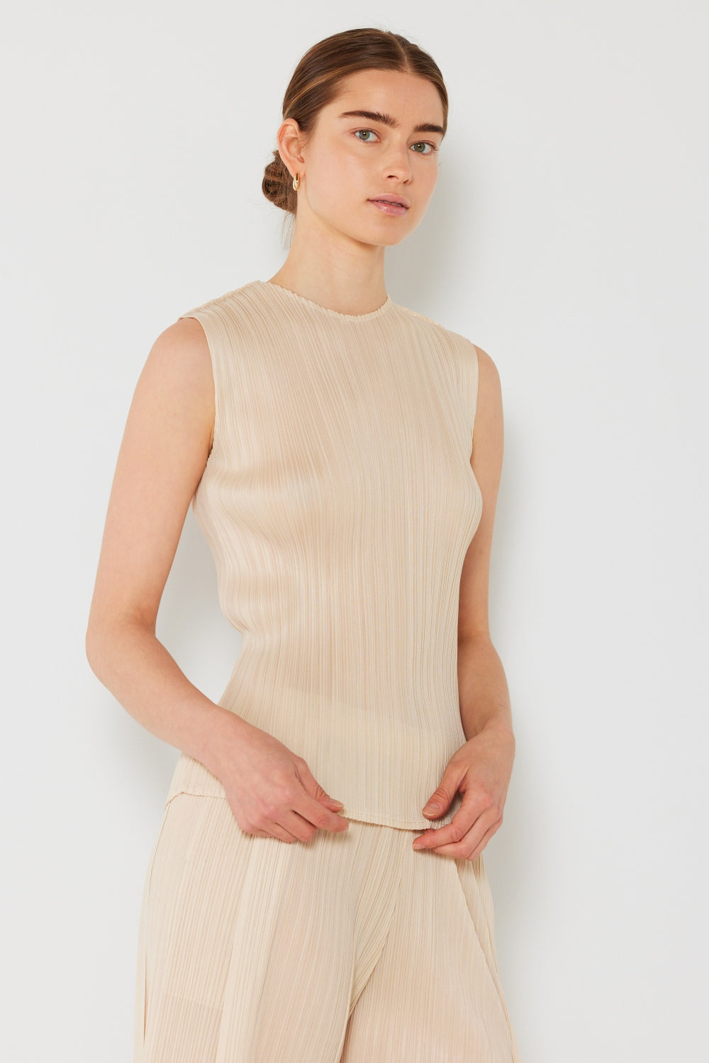 Marina West Swim Pleated Sleeveless Crewneck Tank Apparel/Tops Marina West Swim Ship from USA TikTok Tops Trendsi USPS Walmart Walmart Apparel Trendsi https://www.cyberehub.com