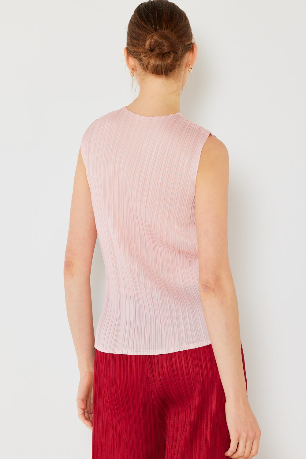 Marina West Swim Pleated Sleeveless Crewneck Tank Apparel/Tops Marina West Swim Ship from USA TikTok Tops Trendsi USPS Walmart Walmart Apparel Trendsi https://www.cyberehub.com