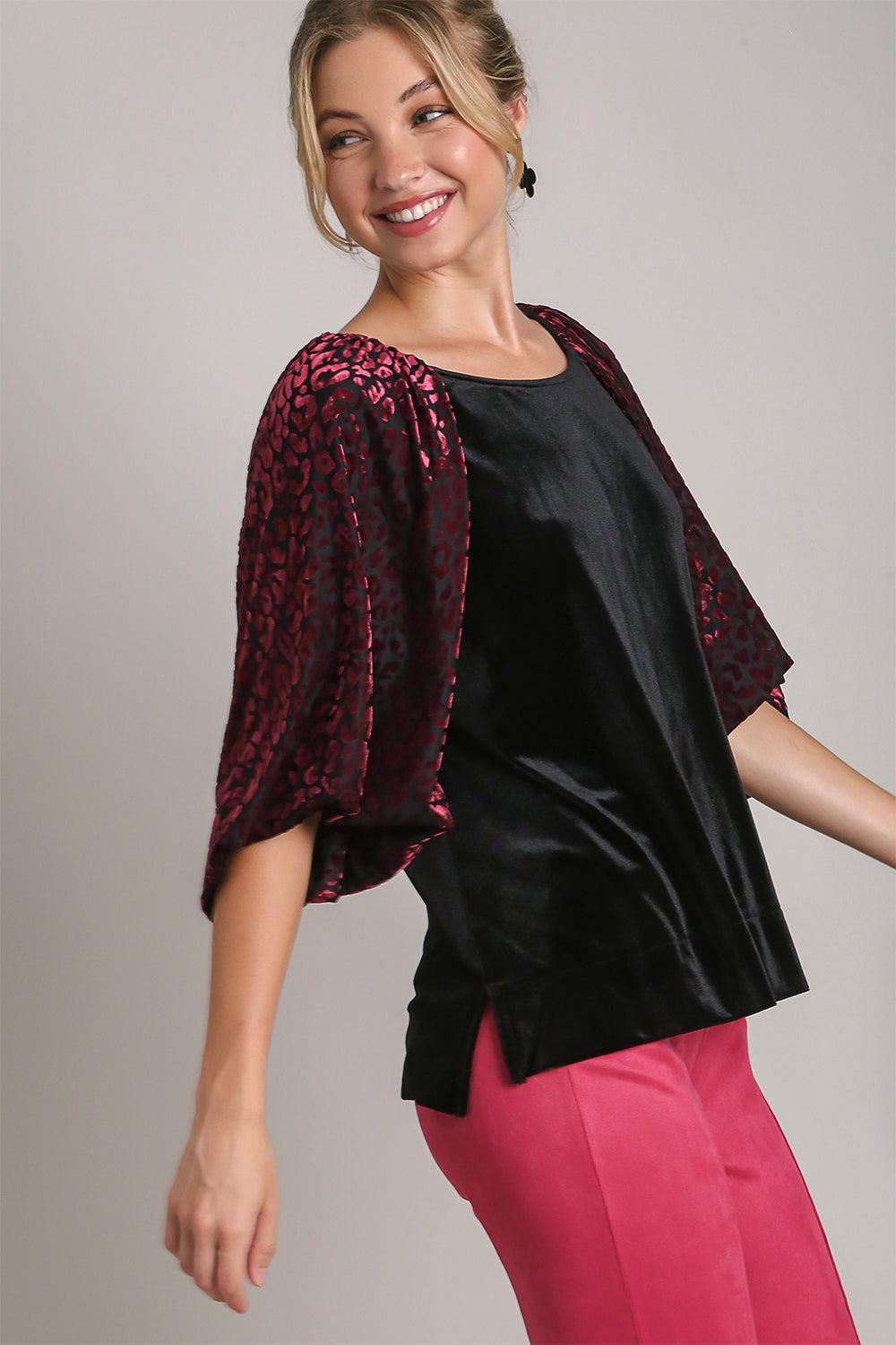 Umgee Round Neck Leopard Balloon Sleeve Velvet Top Apparel Apparel Ship from USA TikTok Trendsi Umgee USA Trendsi https://www.cyberehub.com