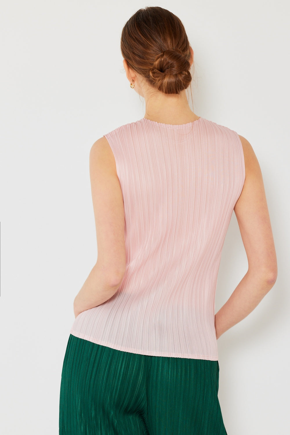 Marina West Swim Pleated Sleeveless Crewneck Tank Apparel/Tops Marina West Swim Ship from USA TikTok Tops Trendsi USPS Walmart Walmart Apparel Trendsi https://www.cyberehub.com